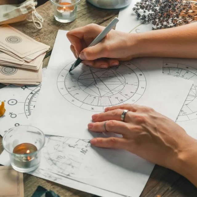 astrology-astrologer-calculates-natal-chart-and